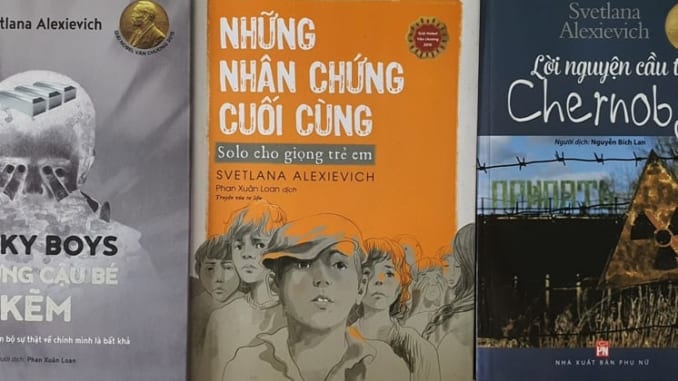 va-toi-van-muon-me-trich-nhung-nhan-chung-cuoi-cung-solo-cho-giong-tre-em-xvet-la-na-a-lech-xi-e-vich-svetlana-alexievich-bai-7-ngu-van-11-tap-2-ket-noi-tri-thuc